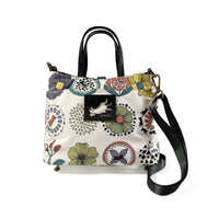 Cat's foot fabric shoulder bag, white &lt;Donation ticket ¥900 included&gt; aj006