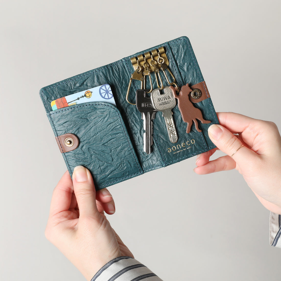 Key &amp; Card Case Greige &lt;Donation ticket ¥700 included&gt; an003