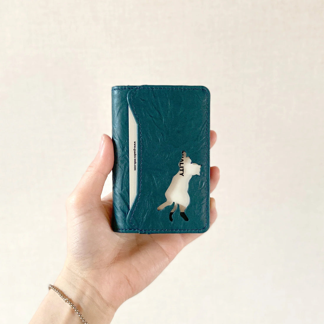 Key &amp; Card Case Greige &lt;Donation ticket ¥700 included&gt; an003